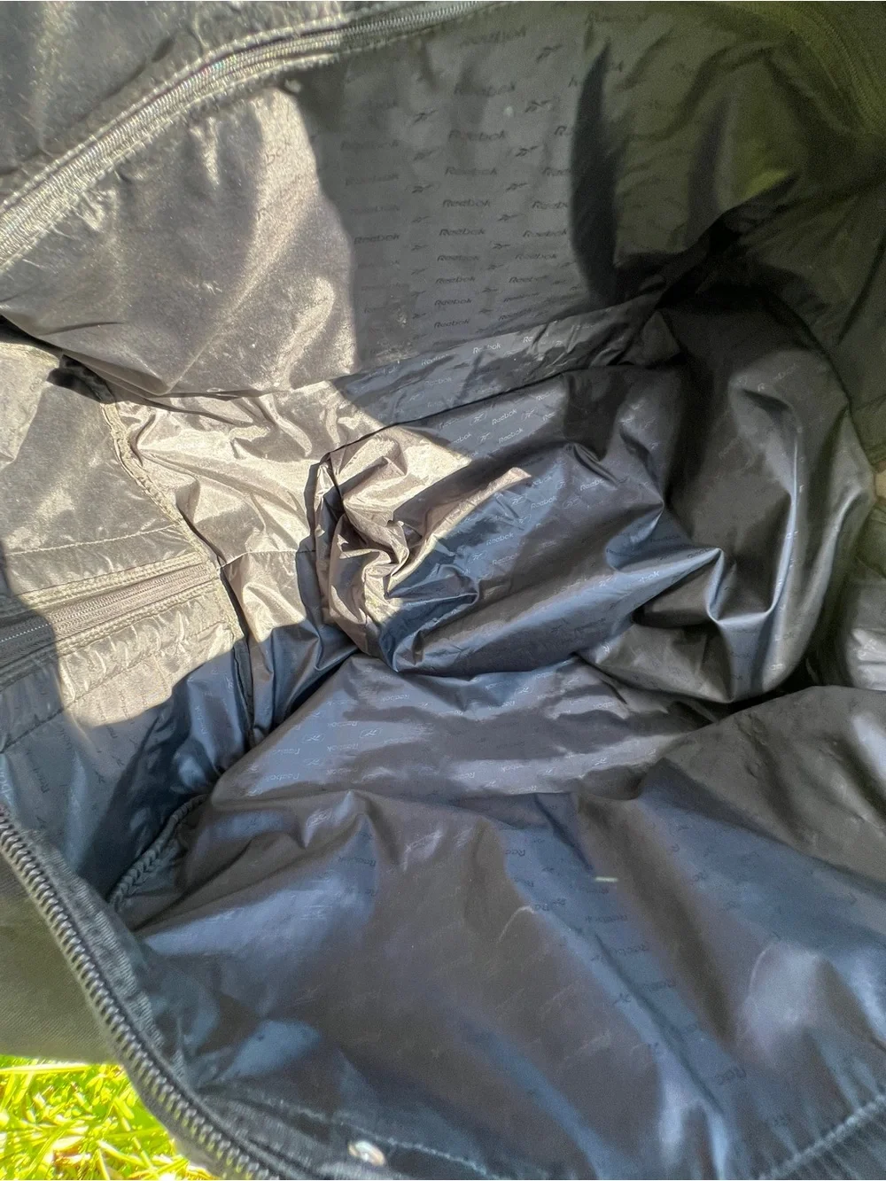 CLEAN Vintage Reebok Black Duffle Bag Carry Luggage Sports